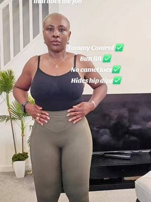 This gives you the bum @halara_uk @halara.wardrobe @Halara #halara #halaraleggings #tummycontrol #scrunchbutt #tiktokmademebuyit