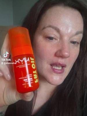 Get Ready for Your Ultimate Summer Glow! ✨
Looking for that effortless, sun-kissed radiance without the heavy makeup feel? The new NYX Professional Makeup Fat Oil Body Glow is officially a TikTok sensation, and it lives up to the hype!
This viral product gives your skin a stunning, high-pigment glow that applies beautifully on bare skin or over a tan. Plus, it smells absolutely incredible.
#tiktokshopfinds #nyxfatoil
#summerglowup
#viralbeautyproducts
#fypシ゚viral🖤tiktok