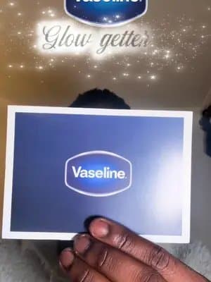 One swipe = juicy, glossy lips πβ¨ The Vaseline Gluta-Hya Lip Serum Gloss melts into my lips, gives an instant tint and plump with Tripeptide, hydrates with Hyaluronic Acid, and protects with SPF 15 β all without feeling sticky π @Vaseline #vaselineglowgettersuk #lipcare #VaselineGlutaLipSwipe #AD