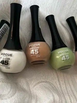 #lovesquad #45segundosfm #voguecosmeticsmakeep #publicidad @For_Me Estudió con 3 jueces cosméticos,99 usuarios. pueden creer que en solo 45 segundos tienes tus uñas listas ? ❤️😱esto lo logras con Vogue secado rápido