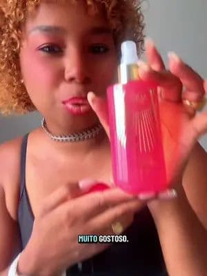 ✨ BODY SPLASH AURA VÊNUS LOVE 😍💖 Se você ama ficar cheirosa o dia todo, esse Body Splash vai conquistar seu coração! 🌸✨ Uma fragrância deliciosa, leve e perfeita para qualquer ocasião. ✔️ Perfumação suave e envolvente ✔️ Sensação de frescor prolongada ✔️ Ideal para usar após o banho ✔️ Perfeito para o dia a dia 💖 Aquele cheirinho gostoso que deixa sua presença ainda mais marcante! ✨ Leve na bolsa e reaplique sempre que quiser se sentir renovada e perfumada. 🛒 Clica no carrinho laranja e garante o seu agora! 💬 Comenta “EU QUERO” que eu te mando o link 🔥 #tiktokshopbrasil #bodysplash #auravenuslove #perfumaria #beleza @Aura Beauty Club