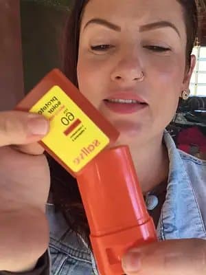 Protetor Solar Bastão FPS 60 Muito resistente - SALLVE #tiktokshopbr99 #viraltiktokshop #tiktokshop