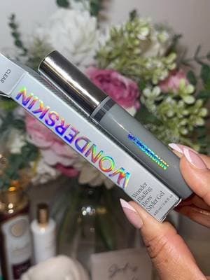 If your brows don’t last all day… you’re using the wrong gel 👀 This Wonderskin Brow Styler Gel adds volume, shapes your brows, and stays put all day. Fluffy. Defined. Waterproof. My brows are not moving 😌✨ #tiktokmademebuyit #FluffyBrows #BeautyTikTok #wonderskin #browgel @Wonderskin 💋