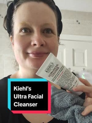 #AD Kiehl's Ultra Facial Cleanser went on like a lightweight gel and didn't foam up too much. My skin felt soft afterwards and not dried out. @Kiehlsuki #KiehlsFirstImpression