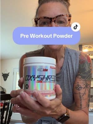 This pre workout powder gives me the boost i need for my workouts. #ad #oxyshred #preworkout #preworkoutpowder #energy