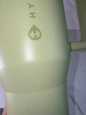 My emotional support water bottle has officially been upgraded. ๐งโจ The HydroJug 40oz Traveler checks all the boxes: leak-proof, BPA-free, dishwasher safe, and big enough that Iโm not refilling it every 20 minutes. ๐ As someone constantly running between content creation, errands, and family life, I need a water bottle that can keep up. Bonus points because I can toss it in my bag without worrying about surprise spills. ๐ Hydration just got a whole lot easier. #HydroJug #HydrationGoals #TikTokShopFinds #WaterBottleObsessed #WellnessLifestyle