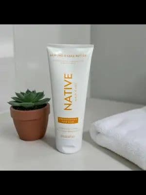 It makes my hair feel so soft,smooth, and deeply nourished without weighing it down. The almond scent is warm and subtle, and my hair looks healthier and shinier after every use. ✨️ #complimentary #GiftedByNative #AlmondSheaButterHairMask @influenster @Native