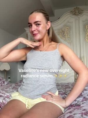 what do we think?? Personally I love it 🧚🏻♂️🧚🏻♂️#vaselineglowgettersuk #vaselineglutabodyhydrate #glowingskin #hydratedskin #AD @Vaseline