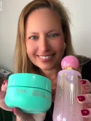 Body splash Aurora Shine + manteiga iluminadora Afrodite Garden! Esse kit é tudo de bom! #aurabeauty #jadepicon #perfumes #aurabeautytiktok #tiktokshopnatal @AURA Beauty @JADE