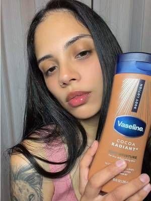#GiftedByVaseline Dry skin days call for extra moisture 🤎 I’ve been loving the Vaseline Cocoa Radiant Body Lotion for soft, smooth, healthy-looking skin with that glow ✨ @Vaseline #Vaseline