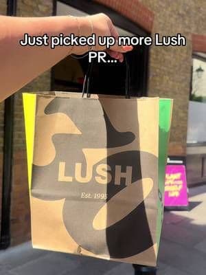 I cannot wait to sparkle like a vampire while smelling like a chocolate milkshake ✨🤎 @LUSH #friendsoflush #lushcosmetics #ad #lushhaul #prunboxing