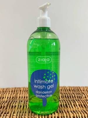 Gentle, fresh and comforting 🌿 This is one of those everyday essentials I keep coming back to. Ziaja Intimate Wash Gel with dandelion feels soothing, helps maintain natural balance and never feels harsh or drying. I also love the handy dispenser and the generous size, practical and long lasting. Simple, affordable care that just works ✨ Shop here: 🔗 www.ziajaonline.co.uk 🛍️ Use my discount code: ANIA10 @ziaja #ad #ziaja #intimatecare #sensitiveskin #glow_with_ania