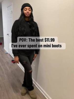 They are the comfiest shoes I’ve had. As you see they got step on while at the football game 😅 #tiktokshopblackfriday #fallaesthetic #fallfashion #bootswiththefur #boots
