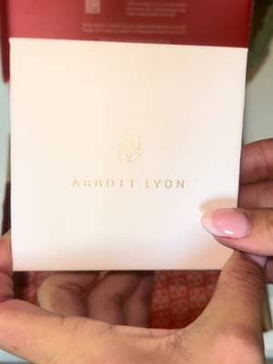 The daintiest cutest necklace 🧡 use link in my bio for a discount girlies ✨ @AbbottLyon #TheALCollective #ad #unboxing